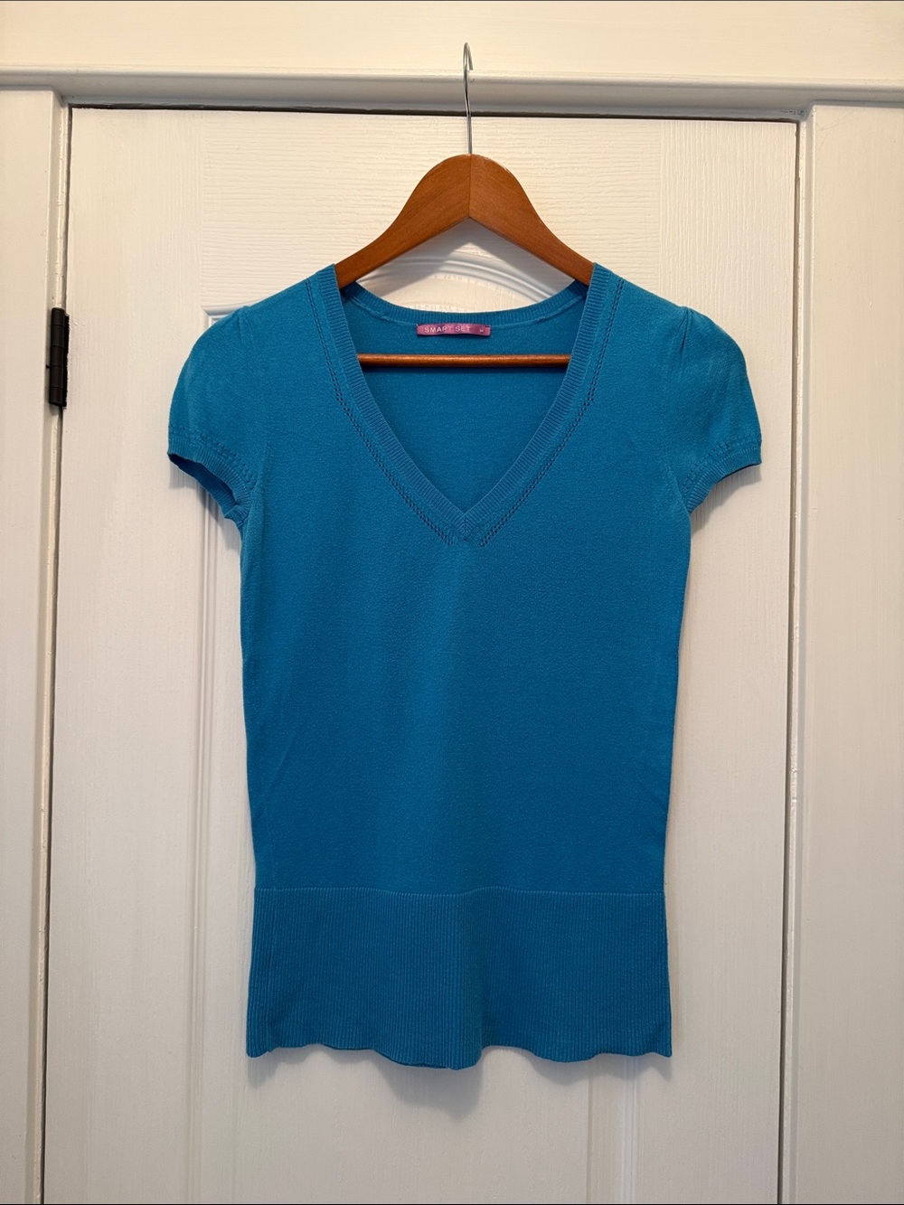 Smart Set Women's V-Neck Short Sleeve Top in Baby Blue